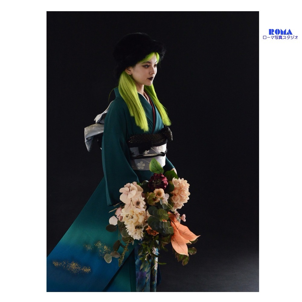 黒の帯揚げと祖母の帯締めを使った帯周りのコーディネート写真