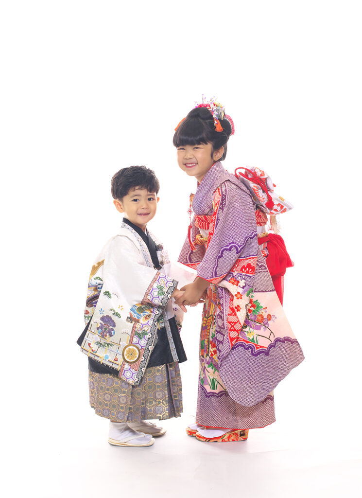 静岡市の写真館で七五三の写真撮影をする日本髪の女の子