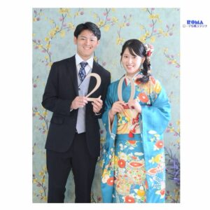 静岡市の写真館で振袖を着て男女の２０才の成人式記念写真