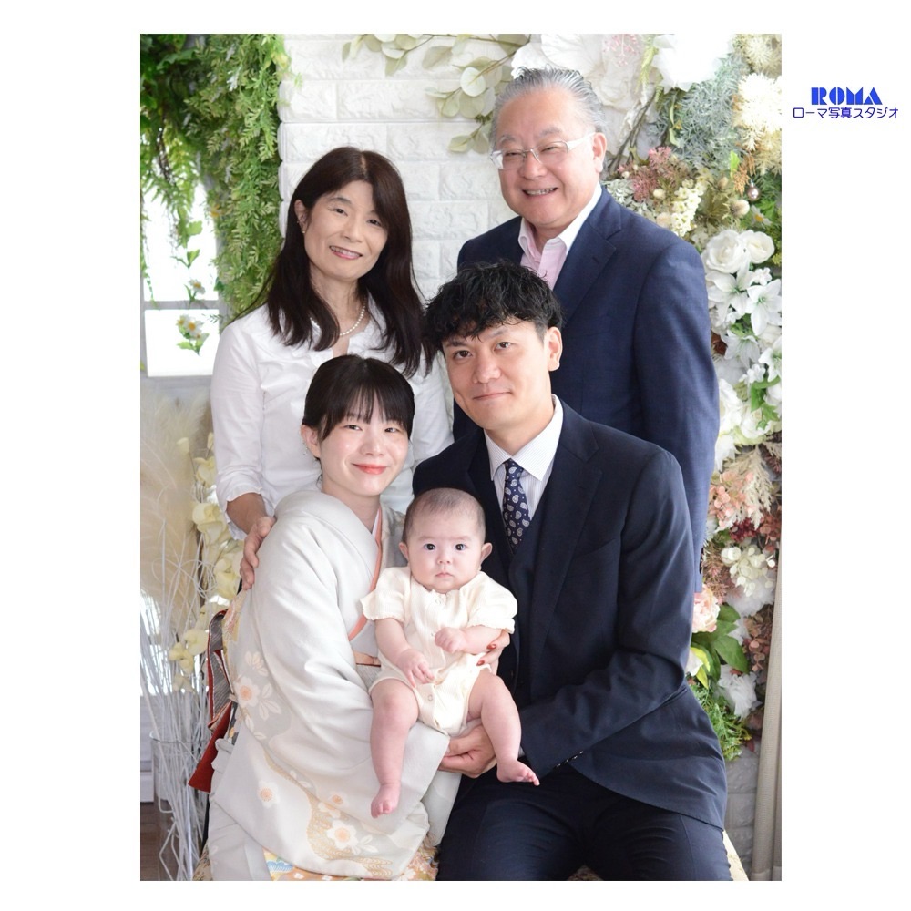 祖父母も一緒に5人で撮るお宮参り家族写真 静岡市ローマ写真スタジオ